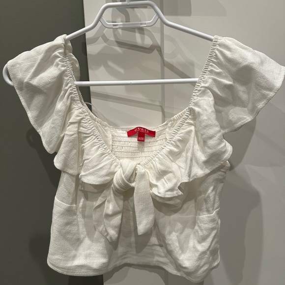 Guess crop top, size M. New, never worn, but tag is removed. Too big - Picture 1 of 2